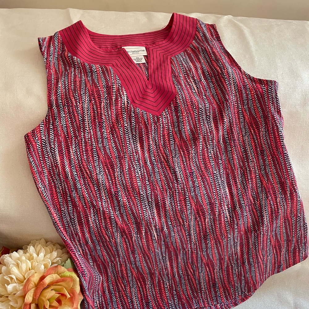 Sleeveless blouse